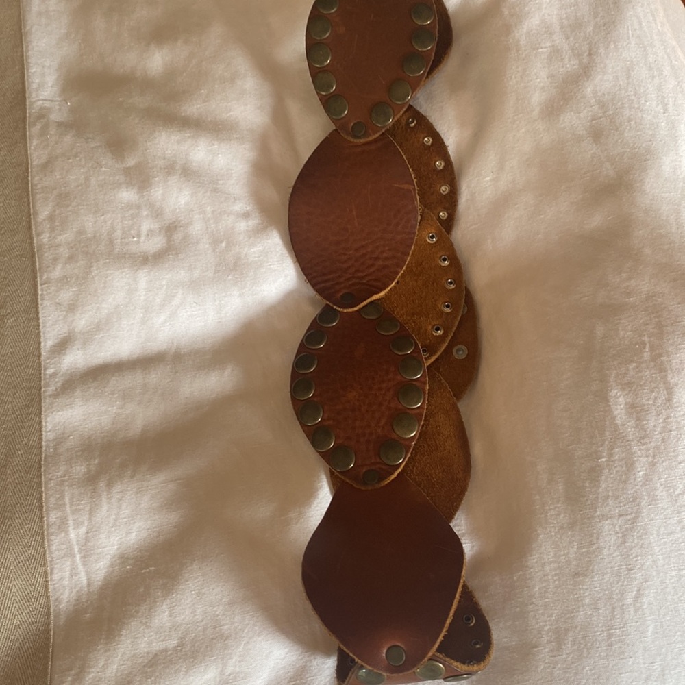 Gorgeous leather studded belt- vintage - Picture 6 of 9